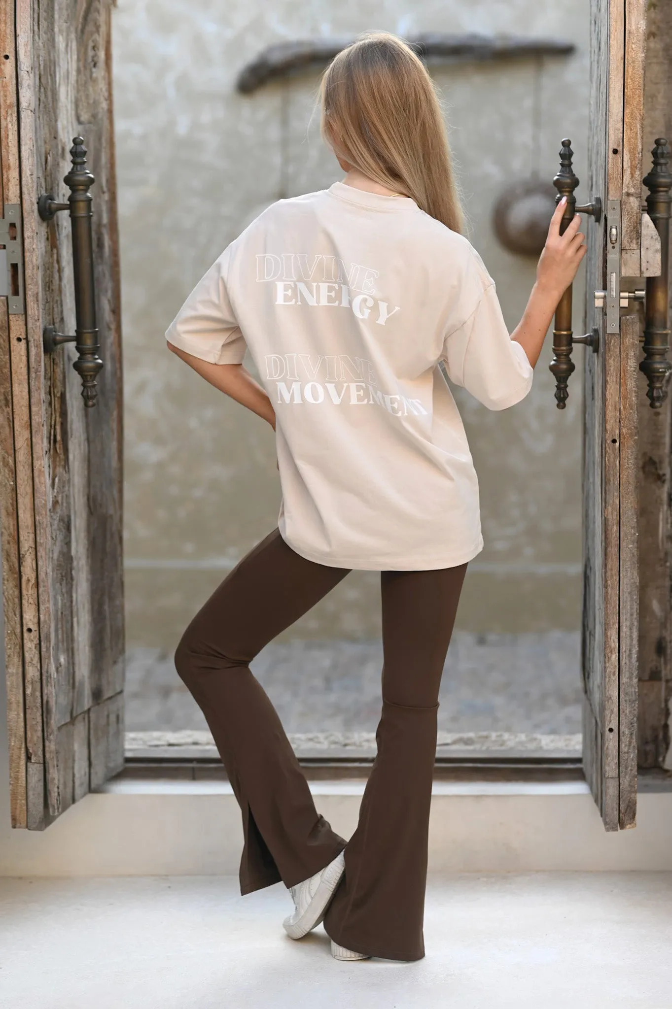 Divine Movement Oversized Boyfriend T-Shirt - Oak