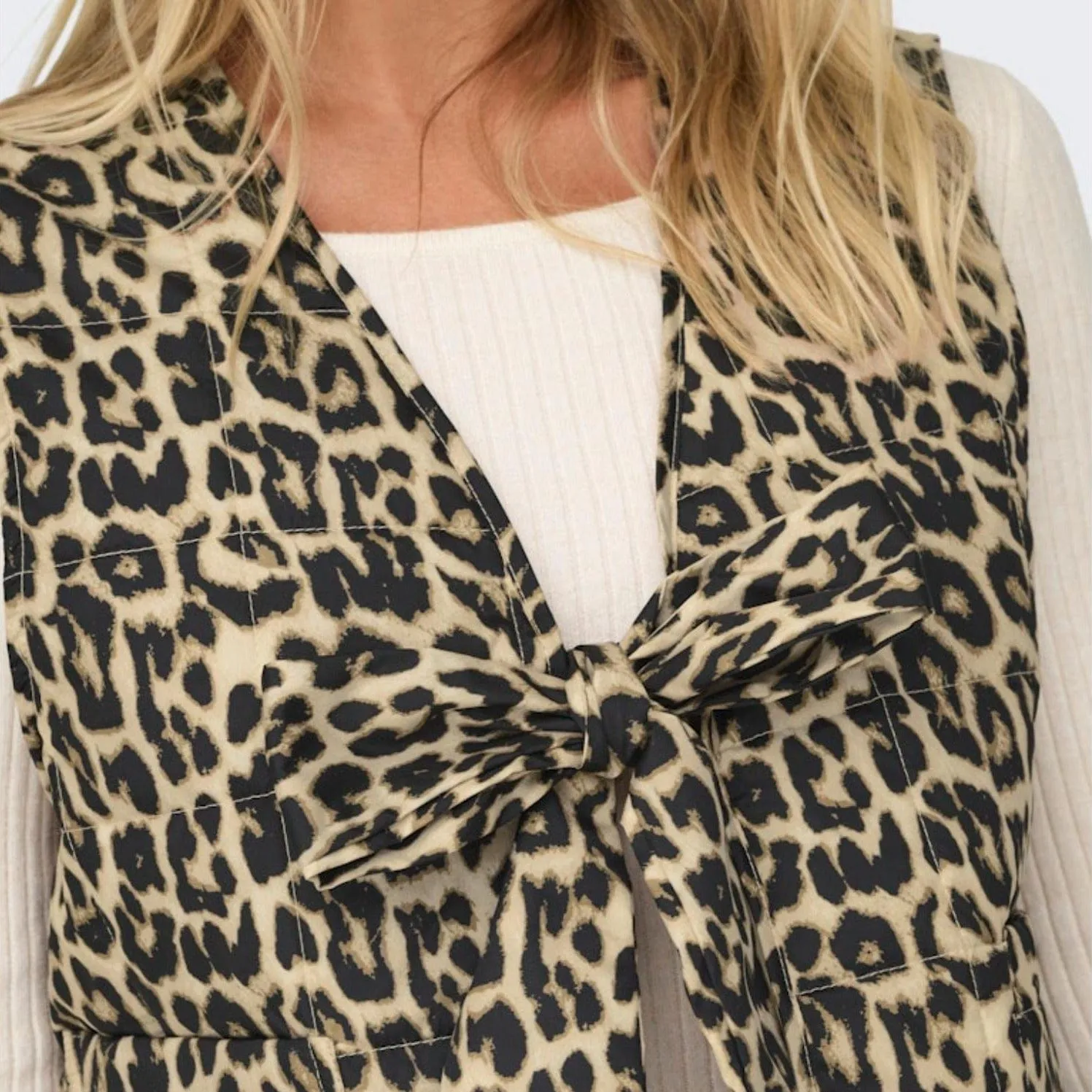 ONLY Onlannabell Bow Leo Waistcoat