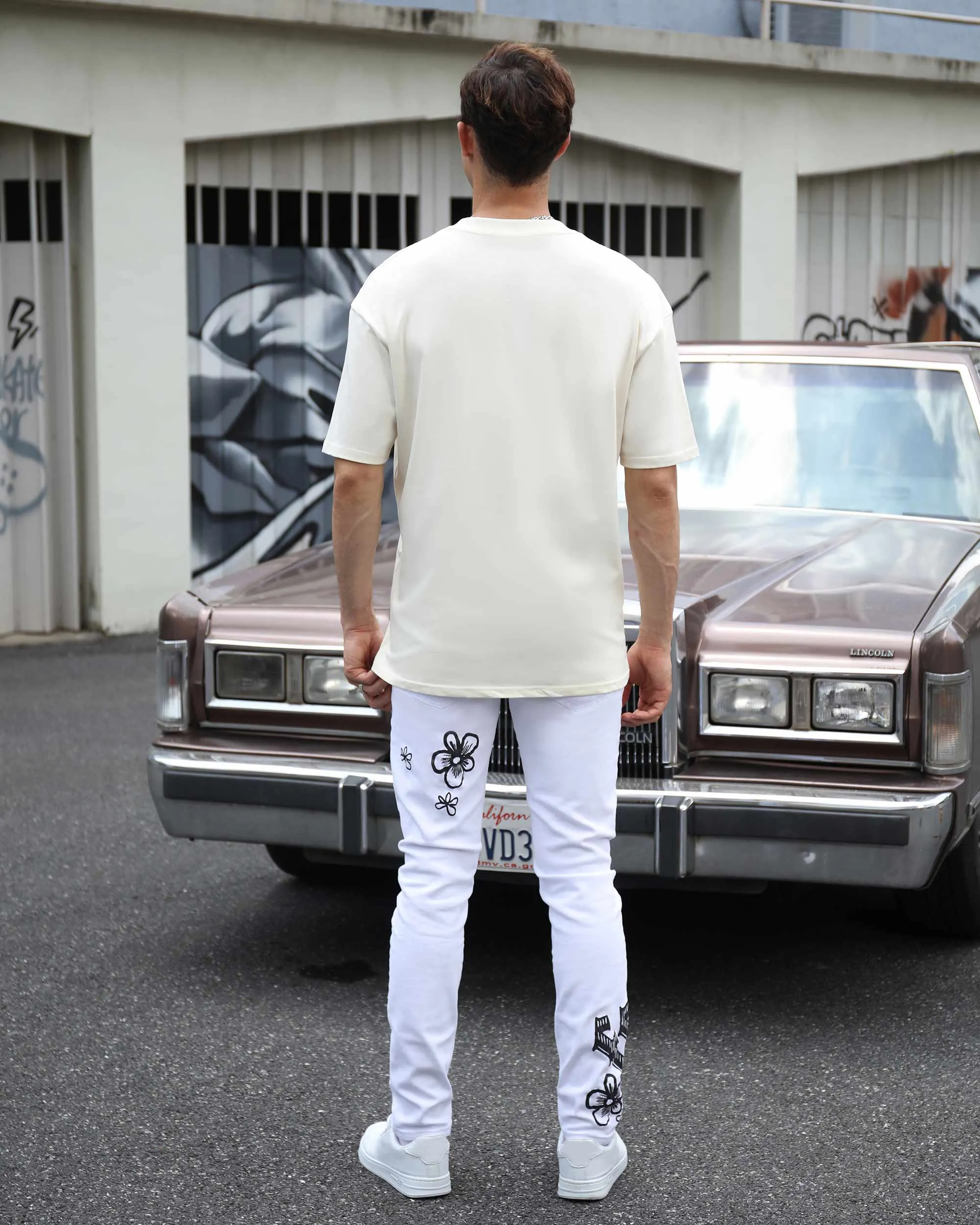 Streetwear White Ripped Jeans with Colorful Graffiti