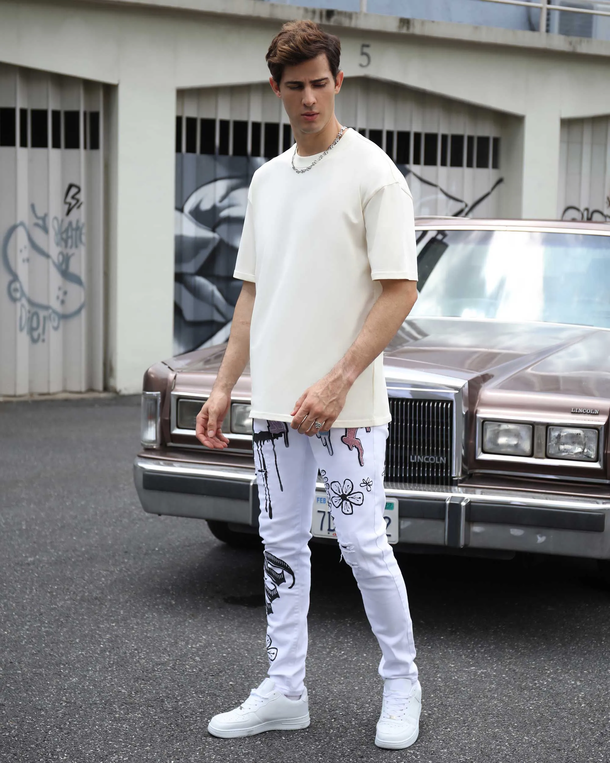 Streetwear White Ripped Jeans with Colorful Graffiti