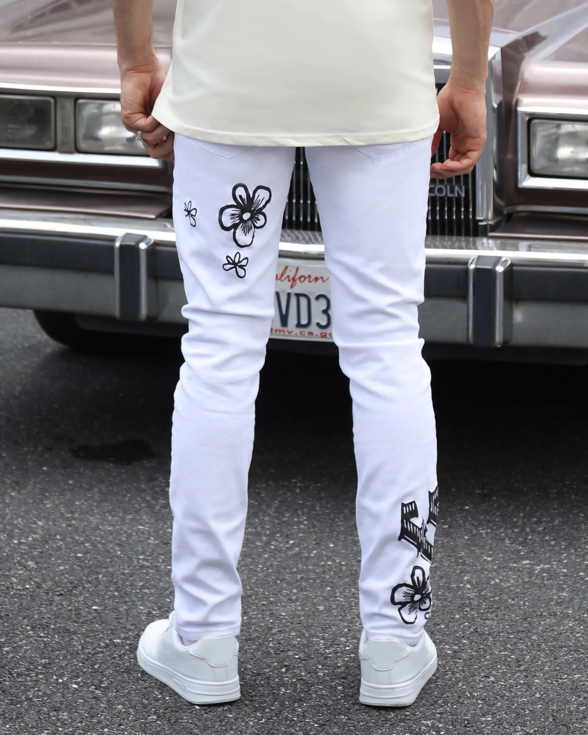 Streetwear White Ripped Jeans with Colorful Graffiti